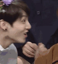 表情无奈的美女3